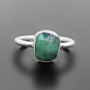 Cocci Collection 1.16ctw Brazilian Sakota Emerald & Zircon Cluster Ring