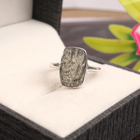 How to Remove Tarnish From a Silver Ring - Gems of La Costa