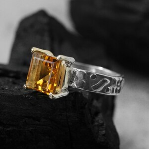 Anillo de citrino con garras - Plata de ley 925 - Anillo de citrino natural - Anillo hecho a mano - Joyería de citrino - Anillo de diseñador - Anillo cuadrado de citrino - Plata auténtica
