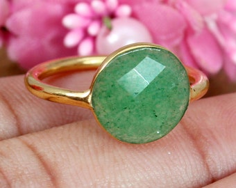 Anillo de aventurina verde en plata de ley bañada en oro: joyería de piedras preciosas hecha a mano