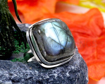 Labradorite Ring - Flashy Labradorite 19x19mm Cushion Gemstone - 925 Sterling Silver Ring for Women - Blue Fire Ring - Oxidized Silver Ring