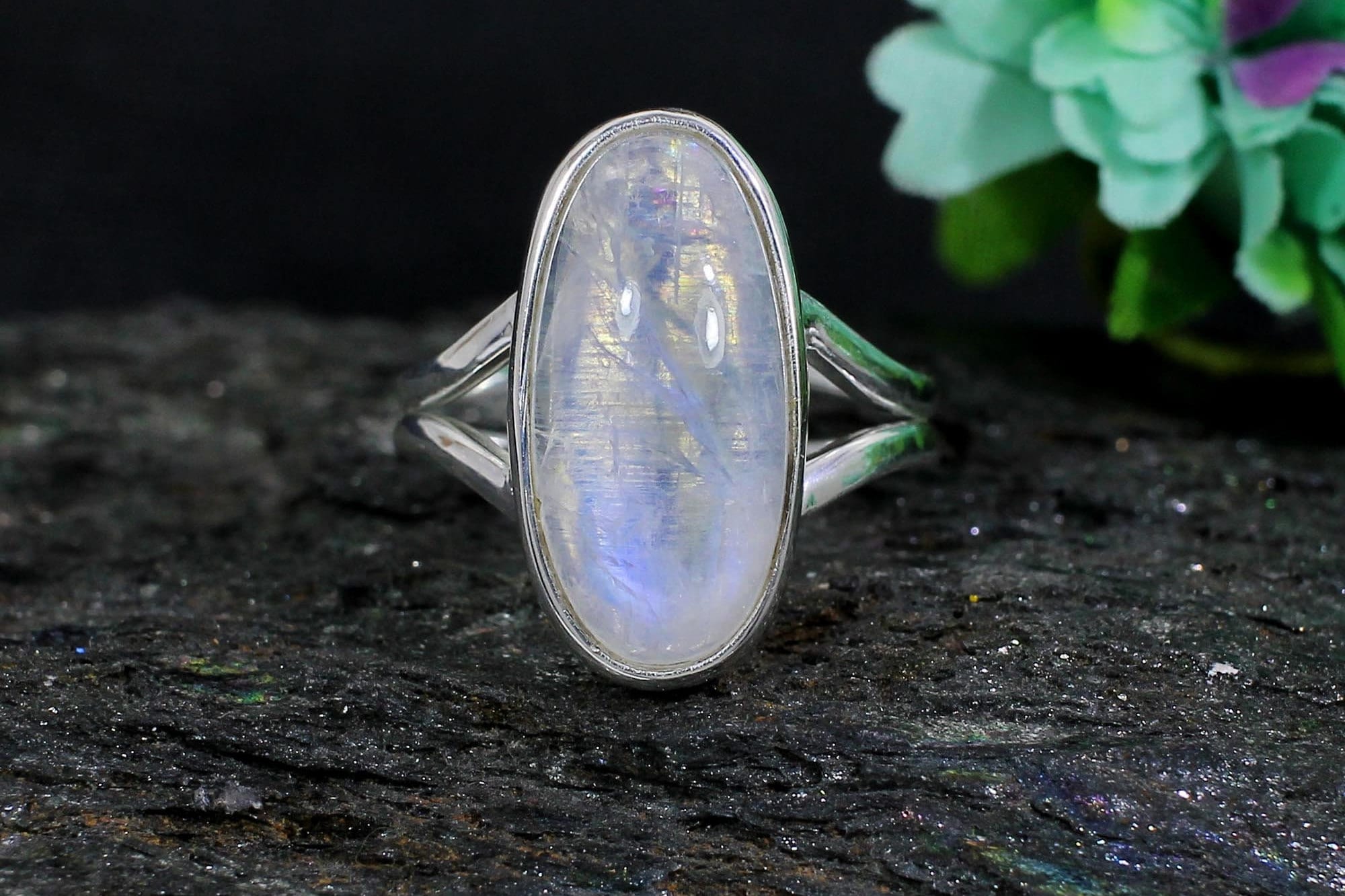 Large moonstone ring deals
