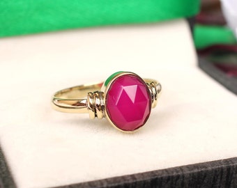 Nathis Fuchsia Chalcedony Gemstone ring Nathis Fuchsia Chalcedony Gemstone ring