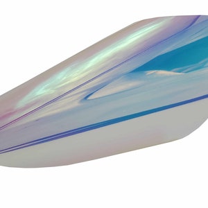 Pu&ograve; includere: Un design astratto iridescente, madreperlaceo e blu su sfondo bianco. Il design &egrave; curvo e sembra essere fatto di un materiale sottile e flessibile.