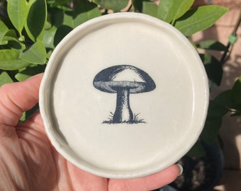 Plato para anillos con forma de hongo, plato para joyas, regalo para el Día de la Madre, soporte para joyas de boda, regalo para ella, plato de cerámica con forma de hongo