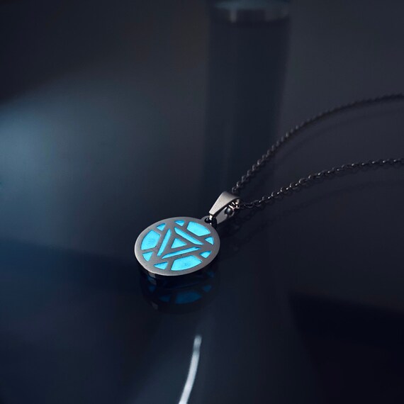 Mens necklace I Love You Three Thousand Glass Pendant Necklace Glow In The Dark Jewelry The Avengers 4 Tony Stark Super Heroes Jewelry Gifts