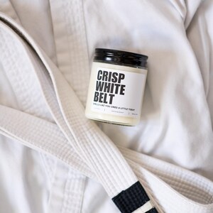 Crisp White Belt Soy Candle: Jiujitsu Gift for BJJ Enthusiasts