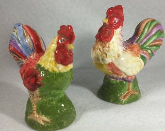 Vintage Ceramic  Hen And Rooster Salt And Pepper Shakers Country Kitchen  Bright Colors Chicken