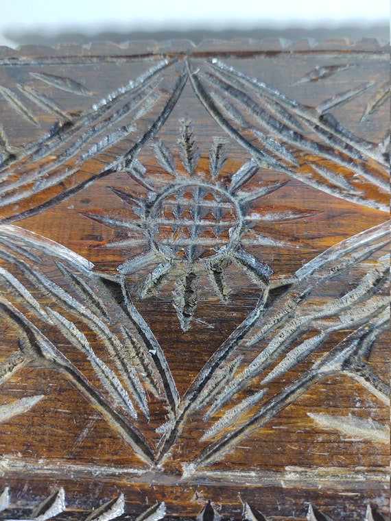 Vintage Wooden Box Carved Lidded Pine Box Decorat… - image 2