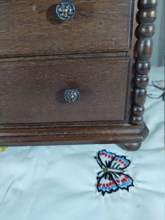 Vintage Jewelry Box Wood Music Box Dresser - image 5