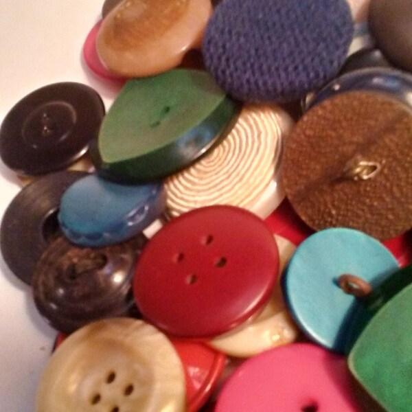 New Mixed Lots OF Buttons