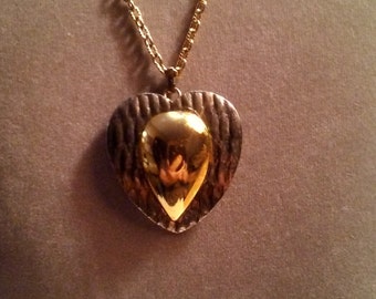 New Metal Heart Pendant Necklace.