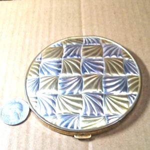 Vintage REX Fifth Avenue Gold and Silver Tone Shell Design, Oversized Compact With Old Powder, Sifter, Puff and Mirror From the 1940&#39;s..