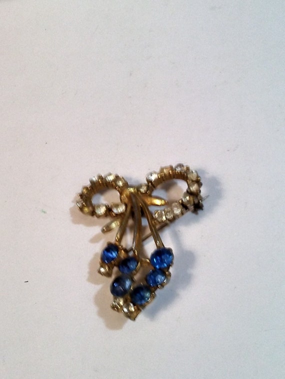 Vintage Vermiel Rhinestone Bow Pendant Or Pin Broo