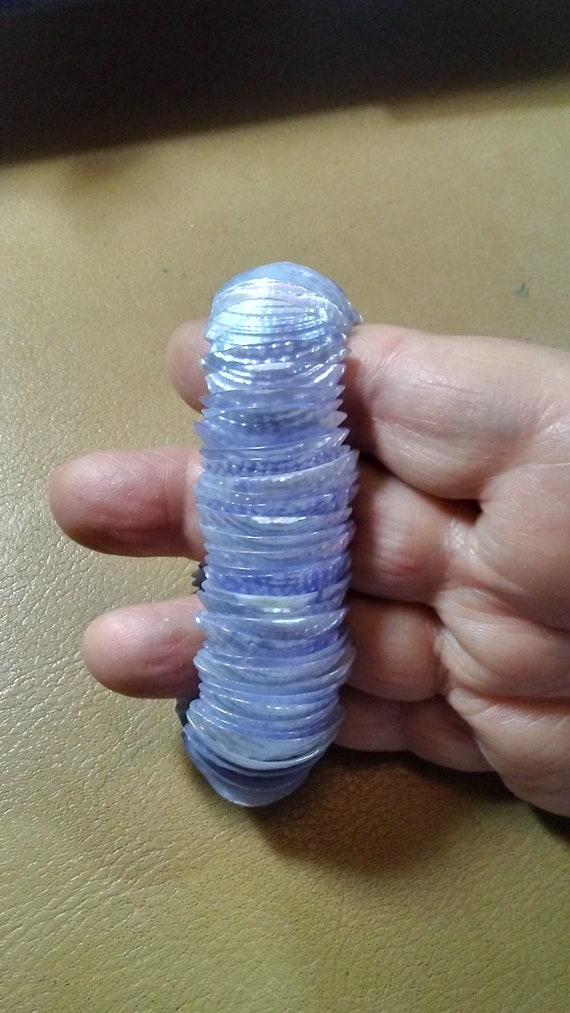 Sliced Dyed Shell  Stretch Bracelet.
