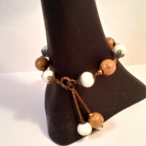 Vintage Milk Glass and Wood Beaded Bracelet, 1940-50&#39;s