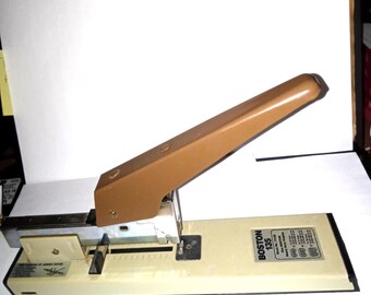 Boston Stapler #135,  Heavy Duty, Staples extra thick papers