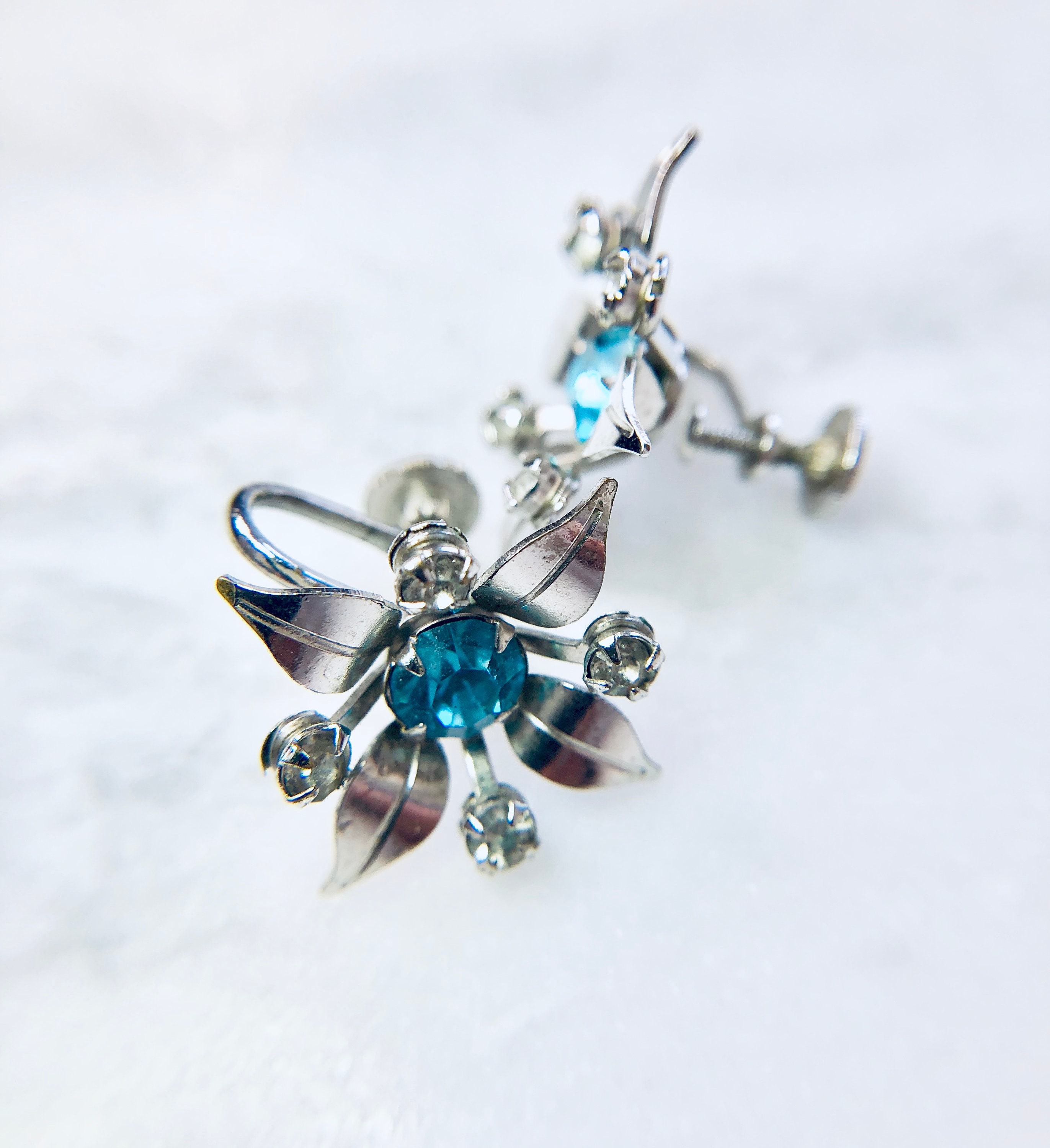 Blue nile screw back earrings deals