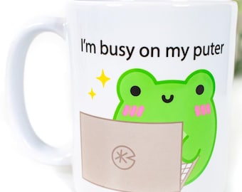 Taza "Estoy ocupado con mi computadora" - Linda taza de oficina de la rana Alberto - Decoración kawaii para el hogar y la oficina - Divertido regalo de taza de cerámica con temática de computadoras para amantes de la tecnología