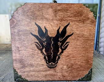 Scatola per dadi D&D personalizzata, scatola per dadi Dungeons and Dragons personalizzata con bruciatura del legno