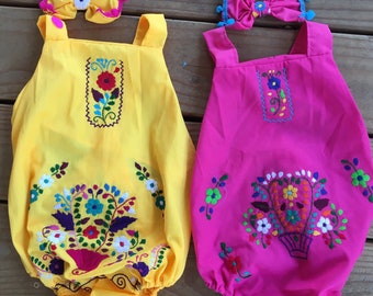 Geborduurde babyromper: Fiesta-outfit, Mexicaanse bodysuit
