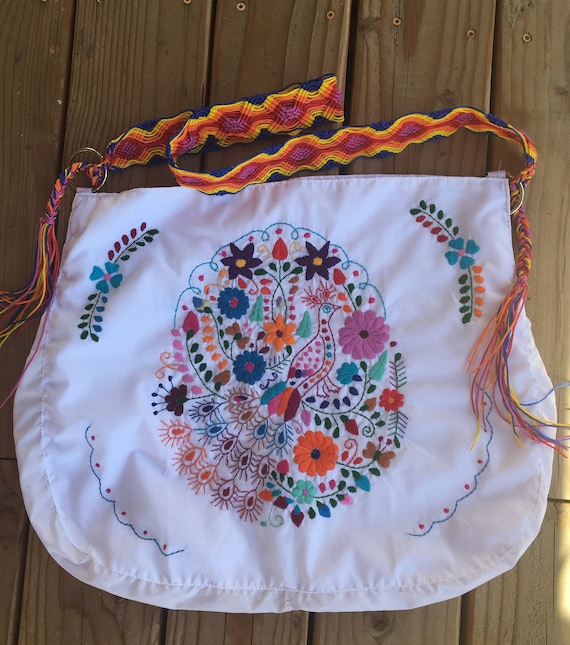 embroidered boho bolsa
