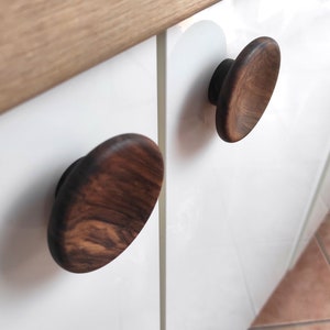 Houten ladeknoppen, cirkelvormig eiken handvat, kledingkastgrepen, concaaf eiken handvat, minimalistische handgrepen, kastknoppen walnoot, dressoirknoppen