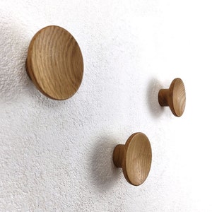 Wooden dot hooks set of 3, concave shape, walnut wall hook, towel dots, modern coat hooks, oak wall knobs