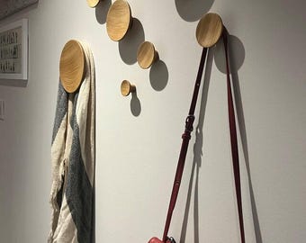 Juego de 3 ganchos de madera con forma de puntos, forma cóncava, gancho de pared de nogal, puntos para toallas, ganchos modernos para abrigos, pomos de pared de roble