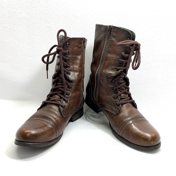 sale 20.00 off vintage Y2K Grunge 90's Leather Boots sz 9 womens Brown LACEUP COMBAT BOOTS lace up boots