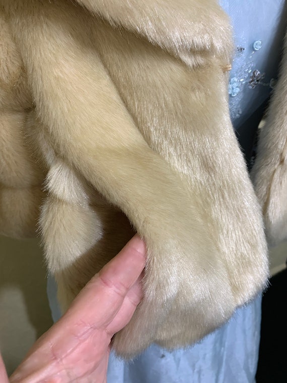 sale 20.00 off New quality faux fur Cape size Med… - image 6