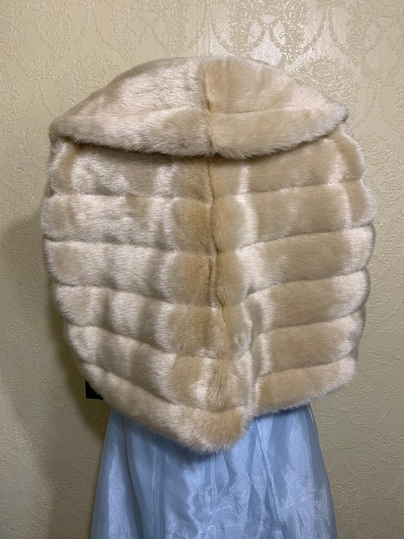 sale 20.00 off New quality faux fur Cape size Med… - image 10