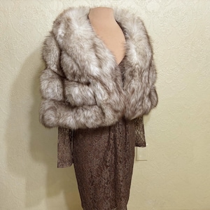 sale 75.00 off Luxurious LARGE Size Norwegian Fox Fur Stole size 12-16 GENUINE Fluffy FOX Fur Stole 50 inch circumference