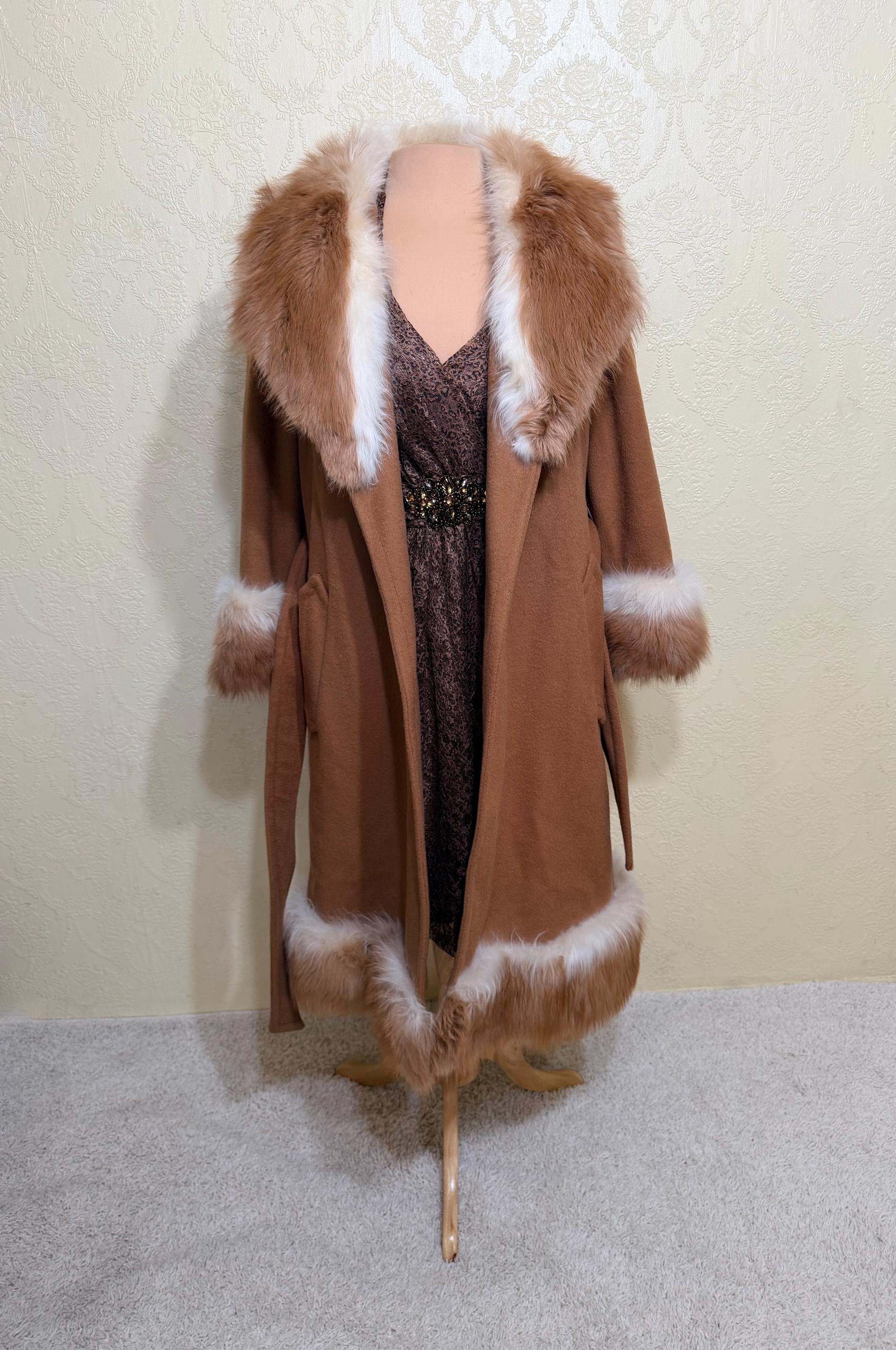 Vintage True Fur Collar Or Fur Belt! ? STUNNING vintage 60 main image 2