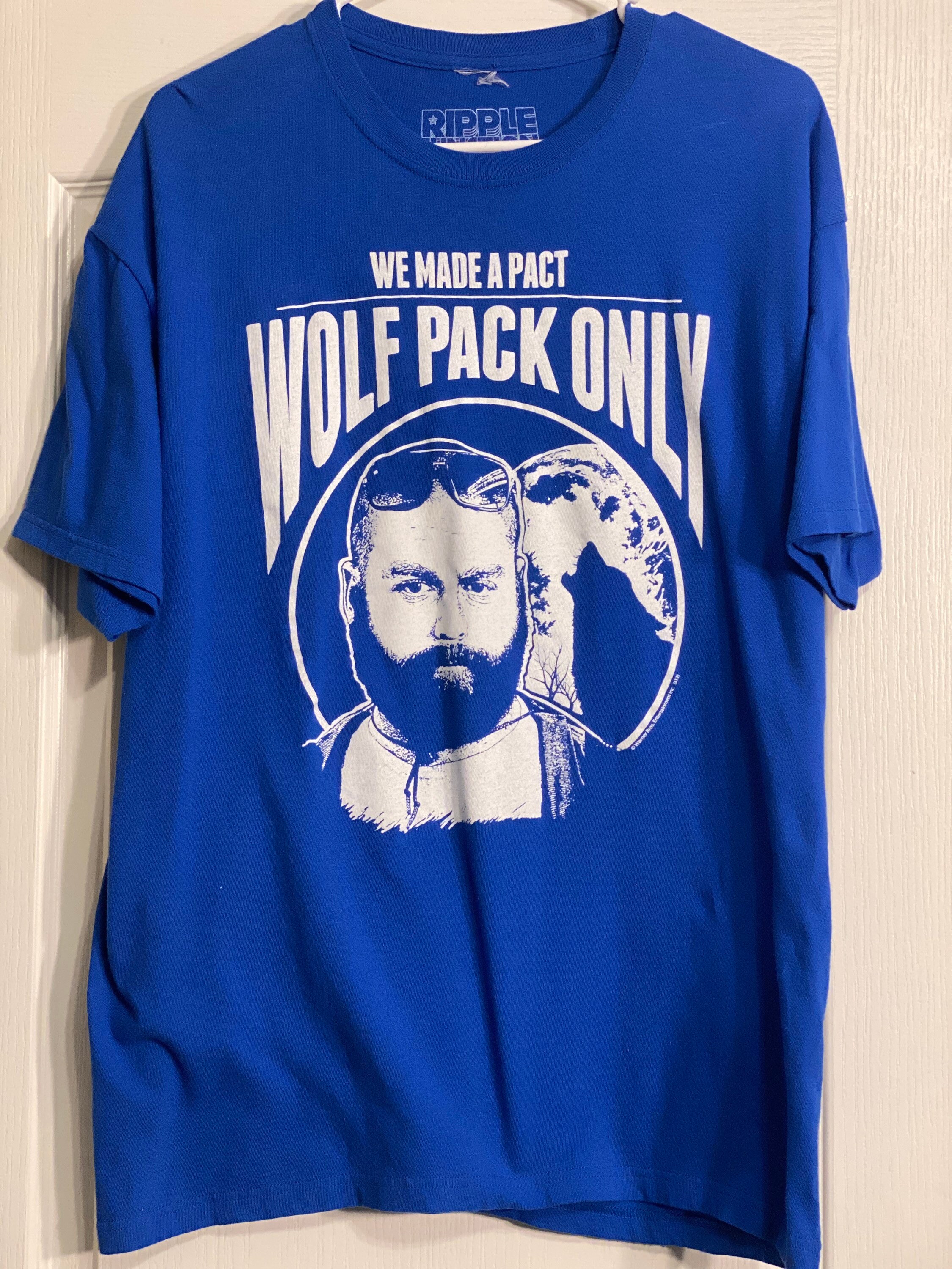 Lone wolf t shirt hangover top