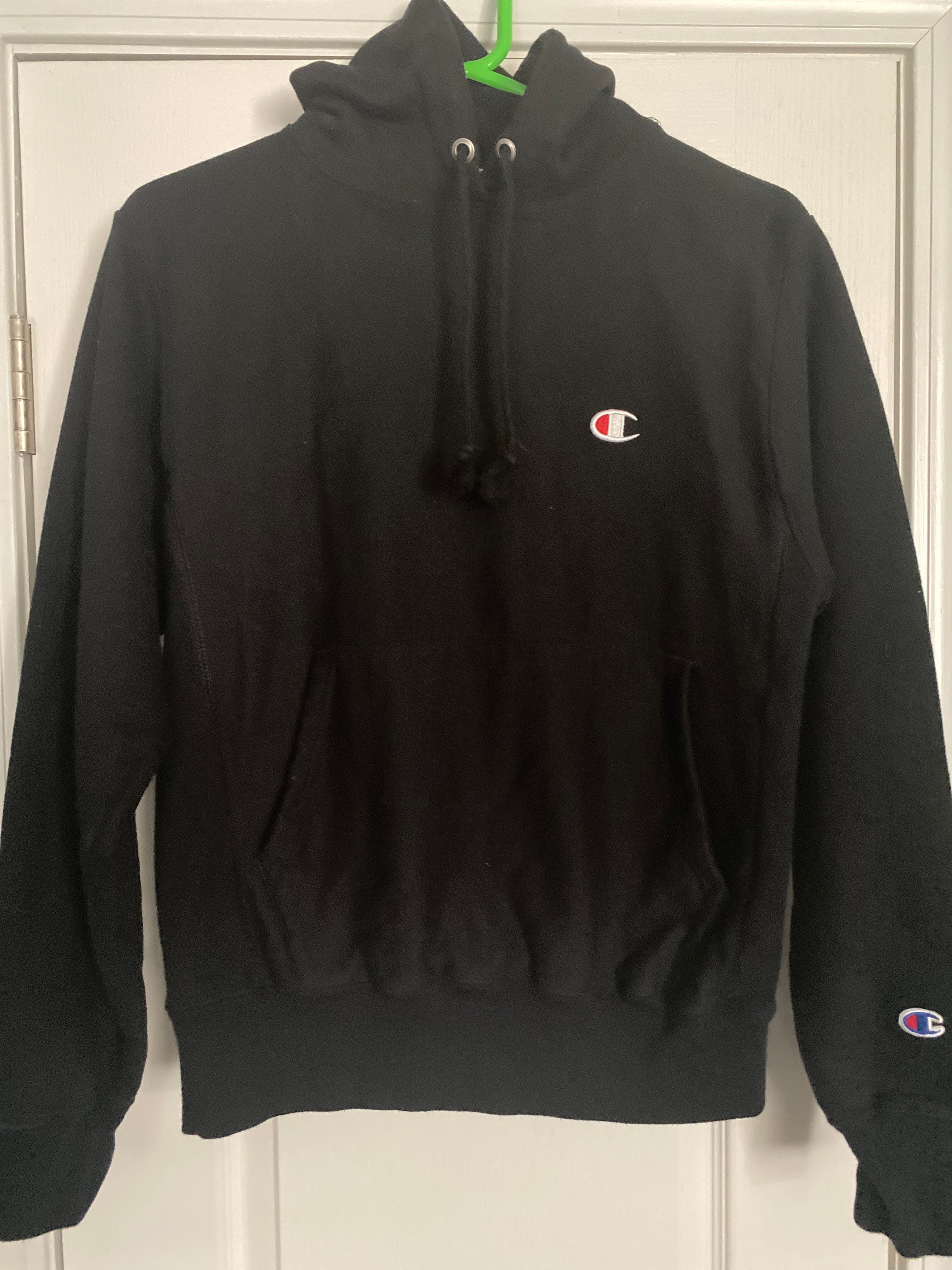 black champion hoodie
