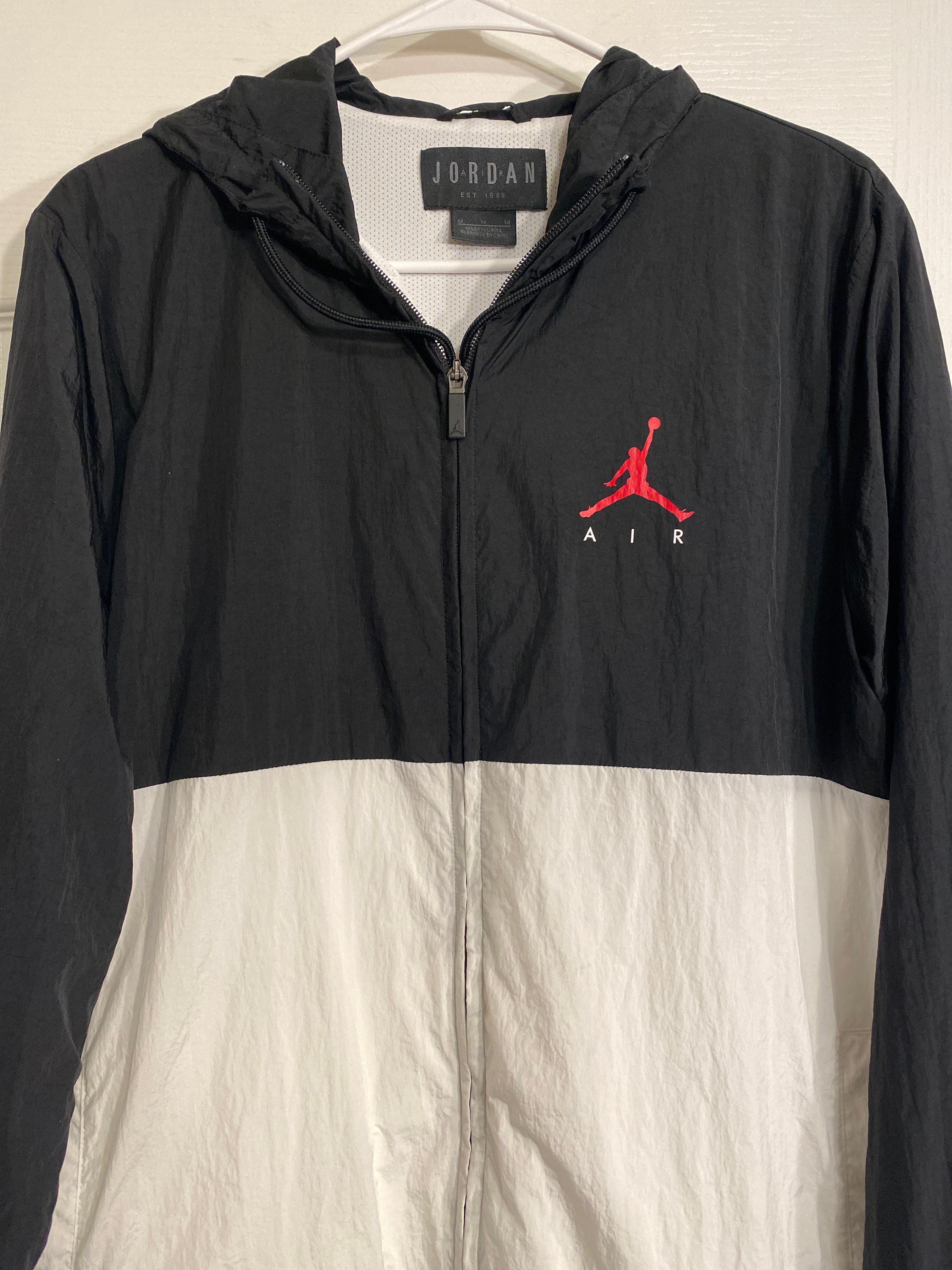 Air Jordan Windbreaker Hooded Jacket Black White Big Logo Sz Medium Lined USA