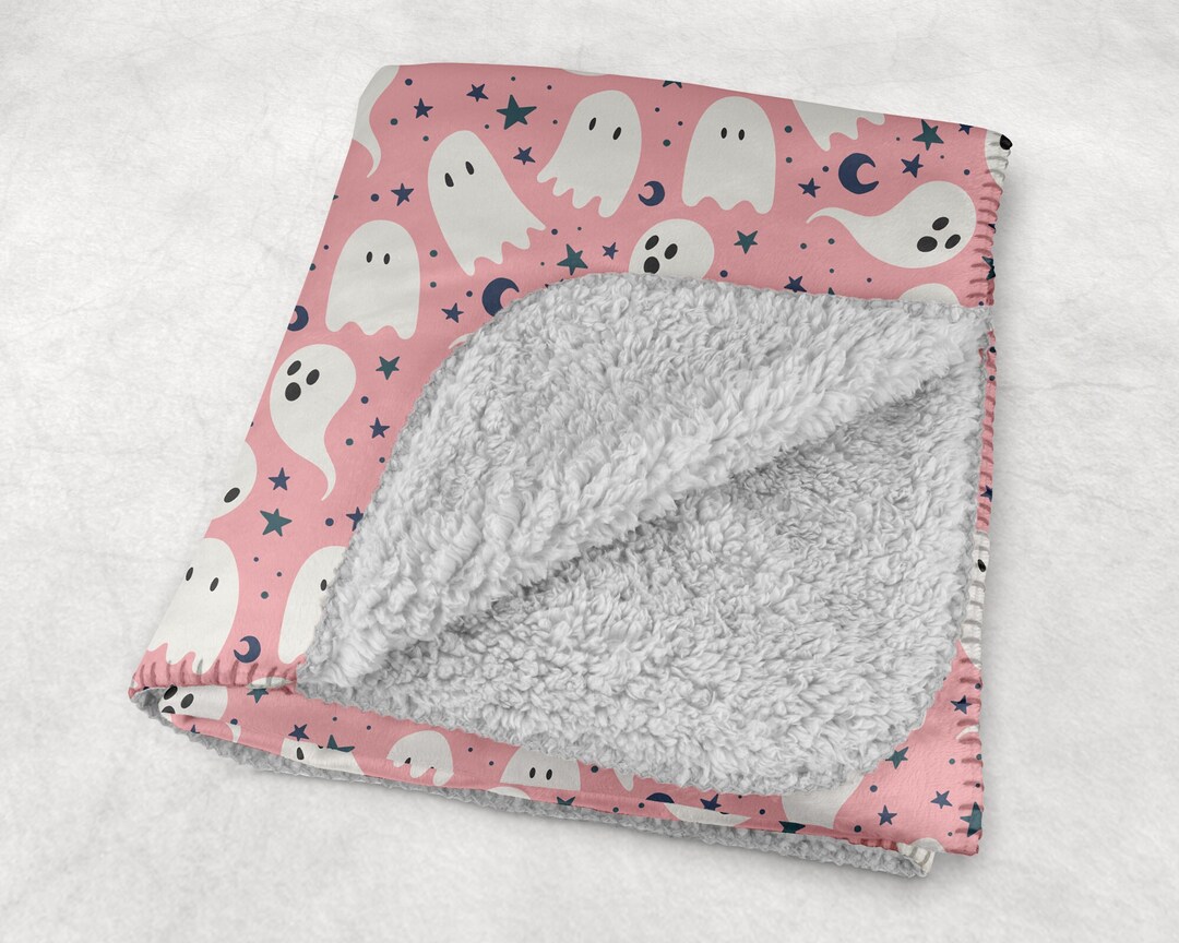 Pink Ghost Throw Blanket / Cute Halloween Blanket for Couch / Kawaii