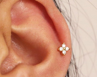 18G/16G Cartilage Flower Flat Back Labret Stud • 925 Sterling Silver • Tragus • Flat Back Earring • Helix • Conch Earring • Cartilage