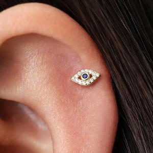 18G/16G Tiny Evil Eye Internally Threaded Labret Stud • Cartilage Earring • Tragus • Conch Stud • Cartilage Stud • Flat back Labret