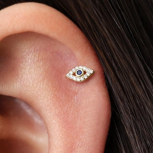 18G/16G Tiny Evil Eye Internally Threaded Labret Stud • Cartilage Earring • Tragus • Conch Stud • Cartilage Stud • Flat back Labret