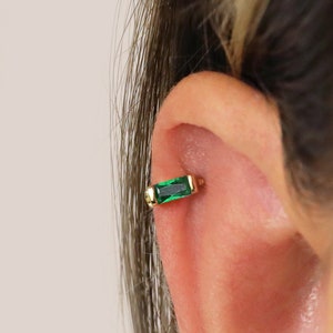 Créoles Huggie émeraude • boucles d'oreilles tragus céleste • petites créoles • boucles d'oreilles cartilage • créole hélice • petite créole