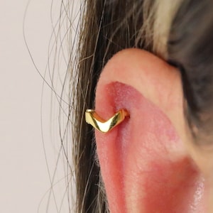 18G Chevron Cartilage Hoop Earrings • tragus earrings • tiny hoop earrings • cartilage hoop earrings • helix hoop • small hoop