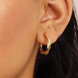 Twisted Gold Hoop Earrings • gold hoop earrings • hoop earrings • dainty hoops • minimalist earrings • elevado jewelry
