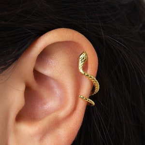 Puces d'oreilles serpent grimpeur Dainty • boucle d'oreille délicate en forme de serpent CZ en cartilage • puces d'oreilles en or • petite boucle d'oreille • boucles d'oreilles minimalistes • elevado