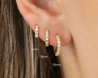 Huggie Hoop Bezel Earrings •  small hoop earrings • gold milgrain hoop earrings • huggie hoop earrings • huggie hoops • tiny hoops