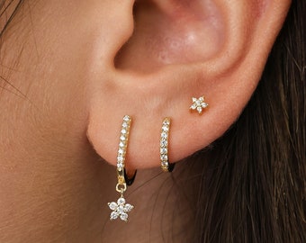 Dainty Flower Huggie Hoop Gift Set • Huggie Hoop Earrings • diamond flower earring set • gift ready • gift for her • gift for mom • gift set