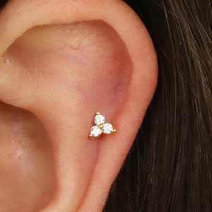 18G/16G Flower Cartilage Labret Gold Stud Earrings • conch earrings • tiny earrings •  cartilage stud • helix stud • tragus studs• flat back