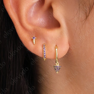 Set oorringen met amethist spike bedel • cadeau voor haar • cadeau amethist • minimalistische sierlijke oorbellen • amethist oorbellen • geboortesteen februari