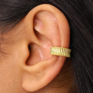 Textured Statement Ear Cuff • ear cuff no piercing • gold ear cuff • ear cuff non pierced • fake helix piercing • ear cuffs • fake piercings